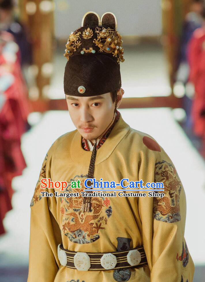 Chinese Ancient Ming Dynasty Jingtai Emperor Imperial Robe Drama Empress of the Ming Zhu Qiyu Replica Costumes and Headpiece for Men