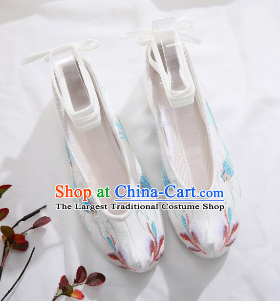 Traditional Chinese Embroidered Carp White Shoes Hanfu Shoes Women Shoes Opera Shoes Princess Shoes