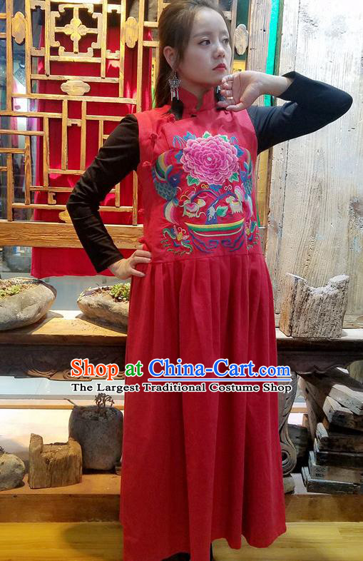 Traditional Chinese Embroidered Peony Red Sleeveless Dress National Cheongsam Costume for Women