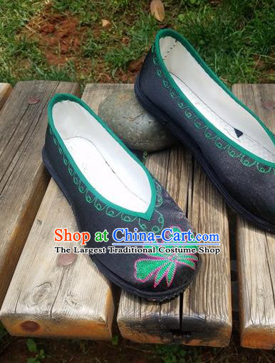 Traditional Chinese National Embroidered Green Flower Satin Shoes Ethnic Shoes Hanfu Shoes for Women