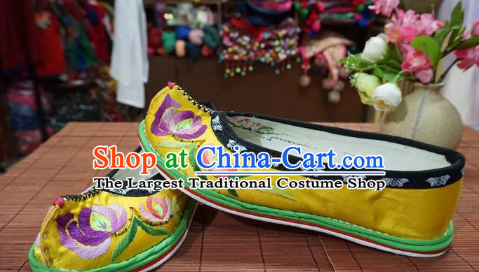 Traditional Chinese Wedding Yellow Embroidered Chrysanthemum Shoes Princess Shoes National Shoes Hanfu Shoes for Women