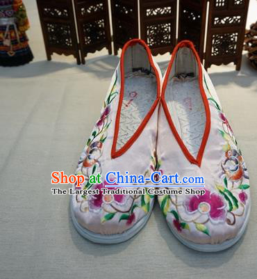 Traditional Chinese Ethnic Embroidered Flower White Shoes Handmade Yunnan National Shoes Wedding Shoes for Women