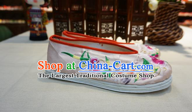 Traditional Chinese Ethnic Embroidered Flower White Shoes Handmade Yunnan National Shoes Wedding Shoes for Women