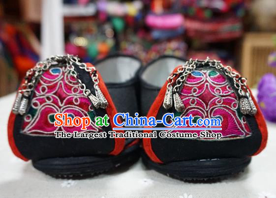 Traditional Chinese Ethnic Black Shoes Embroidered Shoes Yunnan National Wedding Shoes for Women