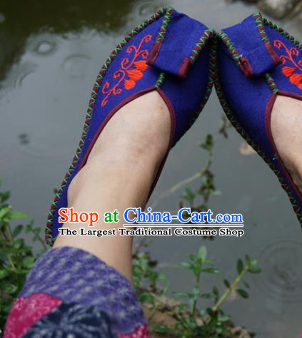 Traditional Chinese Yunnan Ethnic Embroidered Blue Shoes Handmade National Shoes Hanfu Dress for Women