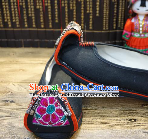 Traditional Chinese Ethnic Embroidered Black Shoes Handmade Yunnan National Shoes Hanfu Dress for Women