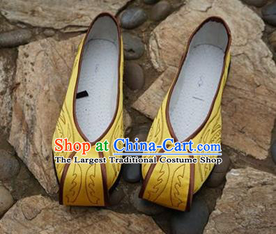 Traditional Chinese Yellow Embroidered Shoes National Ethnic Wedding Shoes Hanfu Shoes for Women
