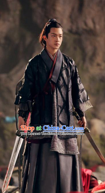 Chinese Ancient Assassin Swordsman Xie Huan Historical Television Bloody Romance Qu Chuxiao Costume and Headpiece for Men