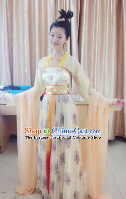 Chinese Ancient Tang Dynasty Patrician Lady Wan Yan Dress Historical Drama Dagger Mastery Costume and Headpiece for Women