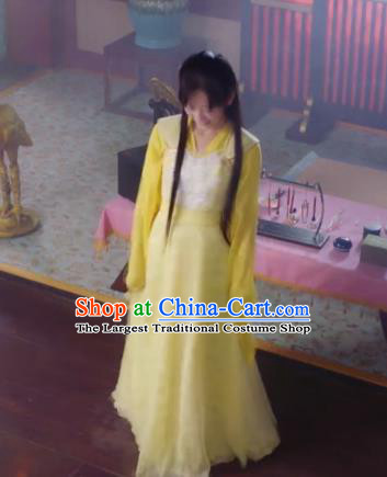 Chinese Ancient Nobility Lady Lin Luojing Yellow Dress Historical Drama Jueshi Qianjin Costume and Headpiece for Women