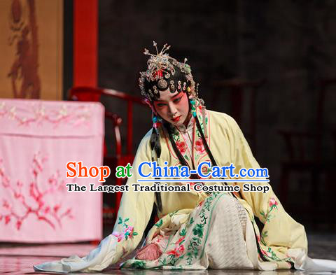 Chinese Kun Opera The Peach Blossom Fan Young Female Role Li Xiangjun Dress Apparels Peking Opera Hua Tan Garment Costumes and Headdress
