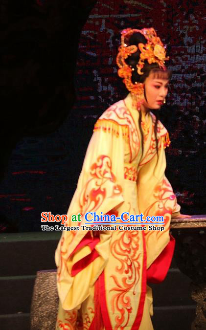 Chinese Shaoxing Opera Hua Tan Dress Garment and Headdress Han Gong Yuan Yue Opera Actress Queen Huo Chengjun Apparels Costumes