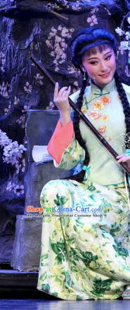 Chinese Shaoxing Opera Rich Lady Green Dress Apparels Costumes and Headpieces The Family Yue Opera Hua Tan Garment