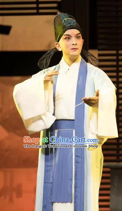 the Legend of Washing the Silk Gauze Chinese Kun Opera Xiaosheng Garment Costumes and Headwear Kunqu Opera Scholar Zhang Yetang Apparels Clothing