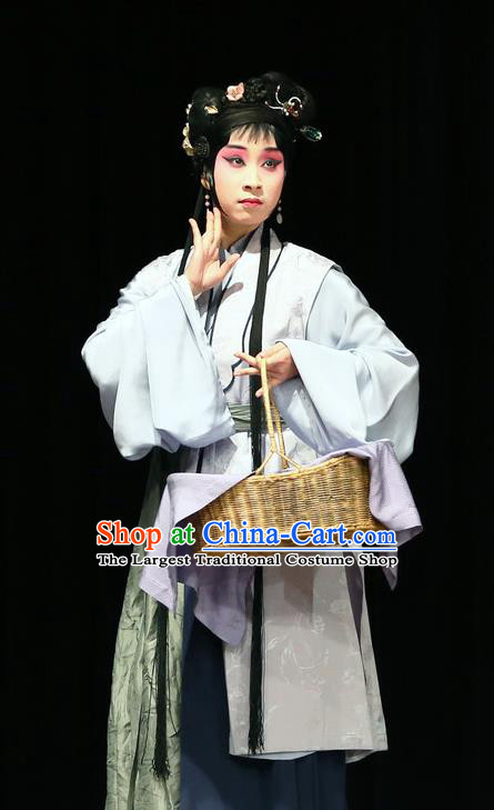 Chinese Kun Opera Actress Cao E Apparels Costumes and Headpieces Blossoms on A Spring Moonlit Night Kunqu Opera Hua Tan Young Female Dress Garment