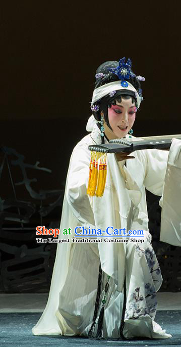 Chinese Kun Opera Tsing Yi Actress Apparels Costumes and Headdress Continue the Pipa Traditional Kunqu Opera Distress Maiden White Dress Garment