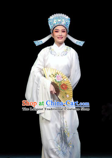 Chinese Yue Opera Xiao Sheng Apparels Yu Qing Ting Shen Guisheng Shaoxing Opera Costumes Young Male Scholar Garment White Embroidered Robe and Hat