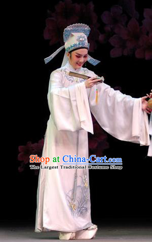 Chinese Yue Opera Xiao Sheng Apparels Yu Qing Ting Shen Guisheng Shaoxing Opera Costumes Young Male Scholar Garment White Embroidered Robe and Hat