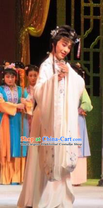 Chinese Ping Opera Noble Lady Lin Daiyu Apparels Costumes and Headpieces Baoyu and Daiyu Traditional Pingju Opera Hua Tan White Dress Garment