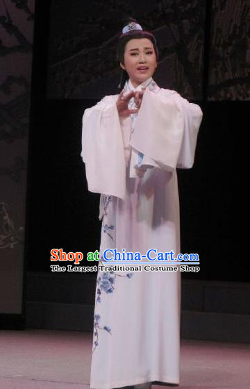 Chinese Yue Opera Scholar Costumes Garment Shuang Yu Chan Shaoxing Opera Xiao Sheng Apparels White Embroidered Robe and Headpiece