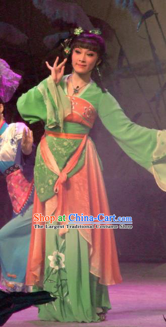 Chinese Shaoxing Opera Young Lady Green Dress Garment The Legend of Pearl Zhen Zhu Chuan Qi Yue Opera Xiao Dan Costumes Village Girl Apparels and Headpieces