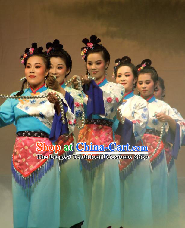 Chinese Shaoxing Opera Young Lady Dress Garment The Legend of Pearl Zhen Zhu Chuan Qi Yue Opera Costumes Country Girl Apparels and Hair Ornaments