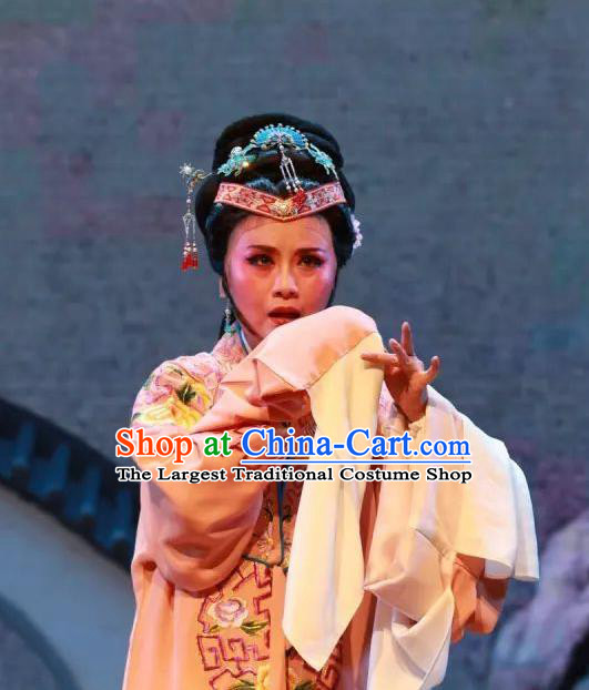 Chinese Shaoxing Opera The Wrong Red Silk Countess Costumes Yue Opera Vieille Dame Garment Apparels and Headdress