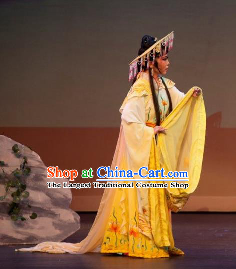Chinese Shaoxing Opera Actress Yellow Dress Costumes and Hat The Princess Messenger Farewell at Lakeside Yue Opera Hua Tan San Niang Garment Apparels