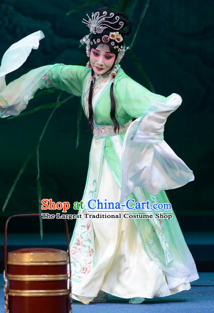 Chinese Ping Opera Young Beauty Apparels Costumes and Headpieces Da Song Zhong Yi Zhuan Traditional Pingju Opera Diva Kou Zhu Green Dress Garment