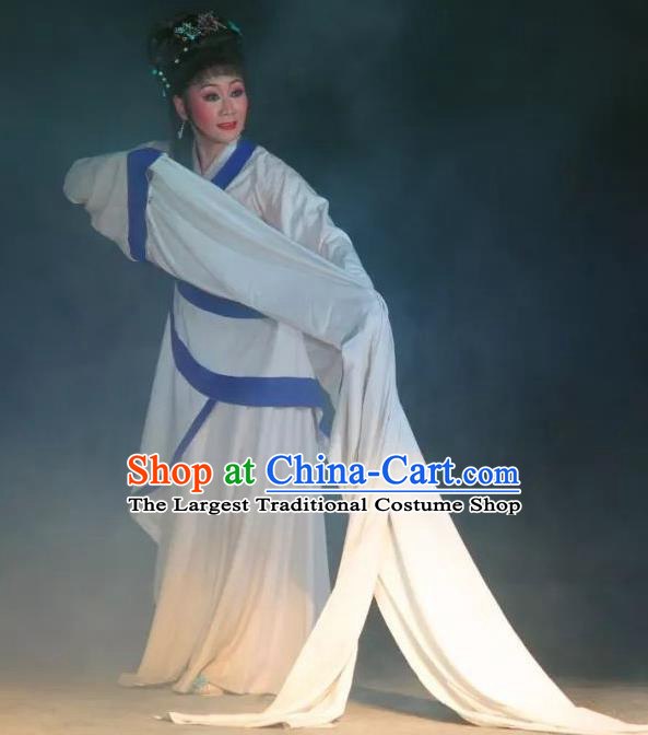 Chinese Sichuan Opera Distress Maiden Costumes and Hair Accessories Yu Hai Kuang Chao Traditional Peking Opera Young Female Dress Actress Pu Lan Apparels
