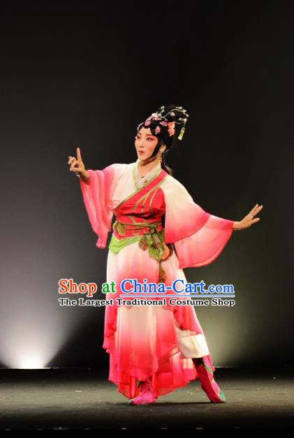Chinese Beijing Opera Young Beauty Chang E Apparels Costumes and Headpieces Goddess of the Moon Traditional Peking Opera Actress Rosy Dress Garment