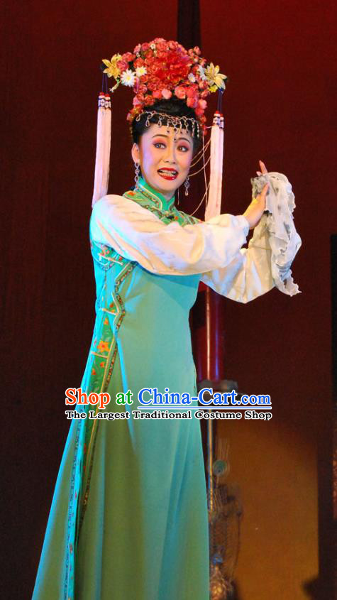 Chinese Beijing Opera Diva Wu Yunzhu Garment Costumes and Headdress Shao Nian Tian Zi Traditional Qu Opera Qing Dynasty Imperial Consort Apparels Actress Green Dress