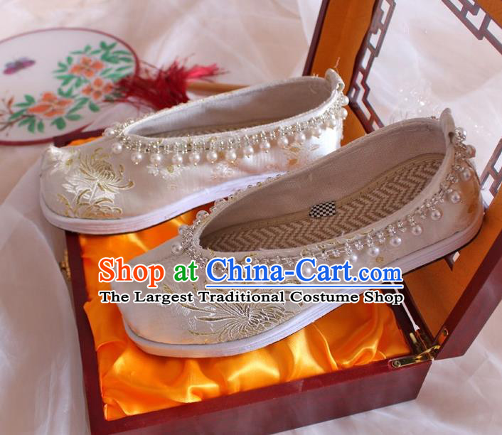 Chinese Traditional Pearls Hanfu Shoes Handmade Wedding Satin Shoes Ancient Princess Shoes Women Embroidered Shoes