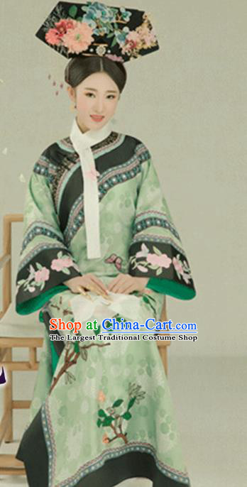 Chinese Traditional Qing Dynasty Manchu Palace Lady Green Hanfu Dress Apparels Ancient Imperial Consort Historical Costumes and Headdress Complete Set