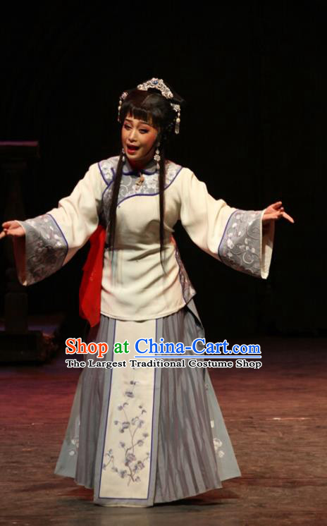 Chinese Cantonese Opera Distress Maiden Qiu Yue Garment The Watchtower Costumes and Headdress Traditional Guangdong Opera Actress Apparels Hua Tan Dress
