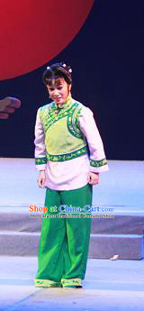 Chinese Cantonese Opera Country Girl Garment Liang Cha Wang Chuan Qi Costumes and Headdress Traditional Guangdong Opera Hui Lan Apparels Young Lady Dress