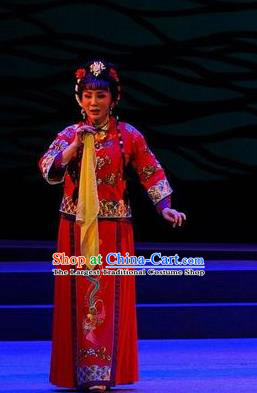 Chinese Cantonese Opera Bride Garment Dan Jia Nv Costumes and Headdress Traditional Guangdong Opera Village Girl Apparels Diva Shui Mei Red Dress