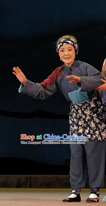 Chinese Sichuan Highlights Opera Elderly Female Garment Costumes and Headdress Legend of Chen Mapo Traditional Peking Opera Poor Woman Dress Apparels