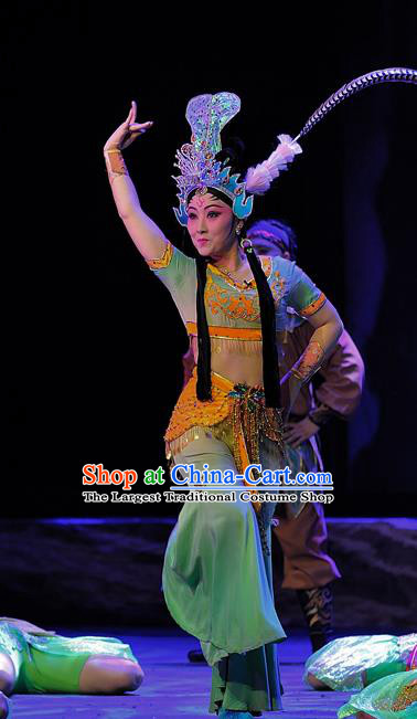 Chinese Sichuan Highlights Opera Princess Tie Shan Garment Costumes and Headdress The Mountain of Fire Traditional Peking Opera Young Female Dress Hua Tan Apparels