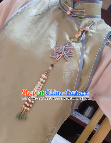Chinese Classical Cheongsam Pearls Tassel Brooch Traditional Hanfu Accessories Handmade Silk Bamboo Leaf Breastpin Pendant for Women