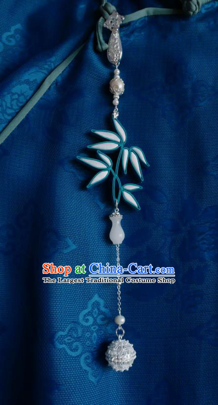 Chinese Classical Cheongsam Silk Bamboo Leaf Brooch Traditional Hanfu Accessories Handmade White Sachet Tassel Breastpin Pendant for Women