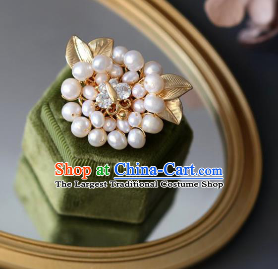 Top Grade Classical Pearls Brooch Accessories Handmade Cheongsam Golden Leaf Breastpin for Women