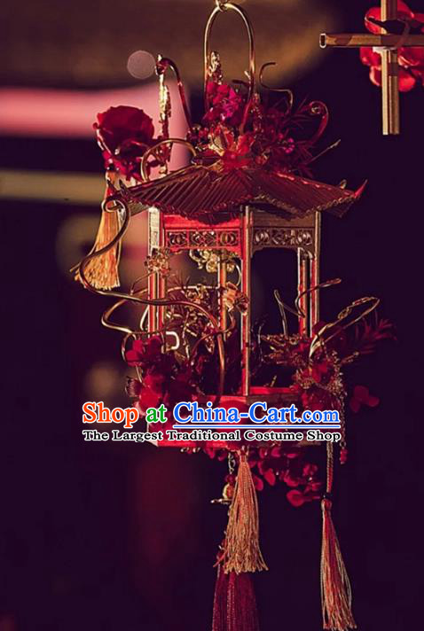 Handmade Chinese Wedding Prop Golden Pavilion Lantern Top Grade Bride Accessories Photography Red Flowers Portable Lamp for Women