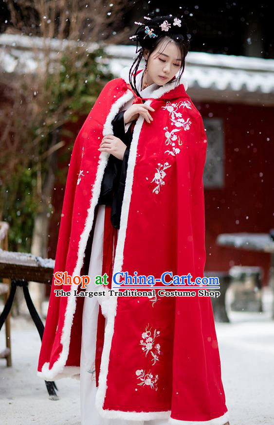 Chinese Ancient Ming Dynasty Noble Lady Cape Garment Winter Costumes Traditional Hanfu Embroidered Red Woolen Cloak for Women