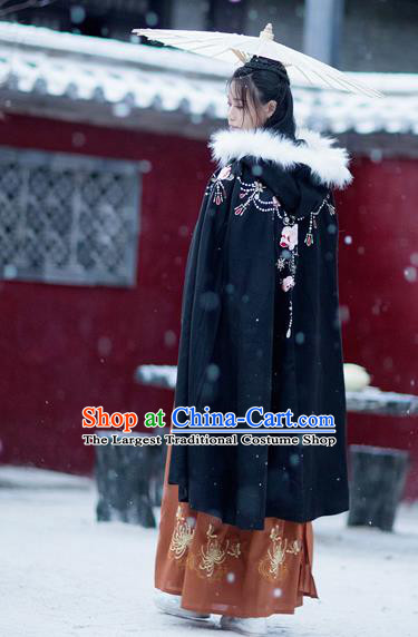 Chinese Ming Dynasty Embroidered Black Cloak Costumes Traditional Ancient Hanfu Garment Winter Woolen Cape for Women