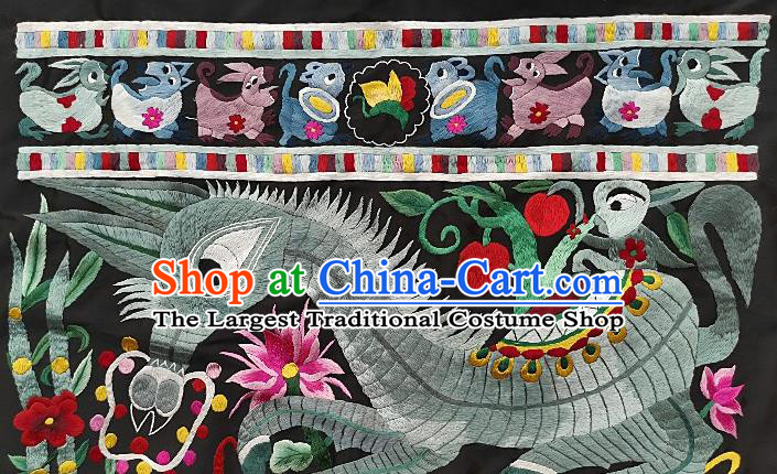 Chinese Traditional Embroidered Green Horse Monkey Fabric Patches Handmade Embroidery Craft Miao Ethnic Accessories Embroidering Applique