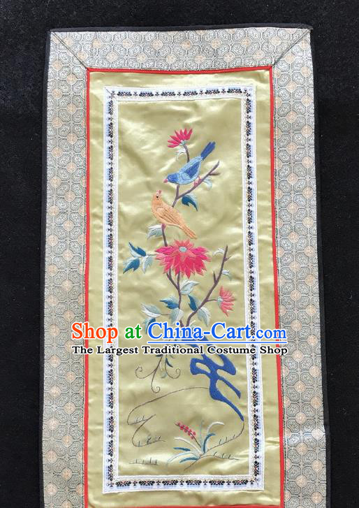 Chinese National Embroidered Chrysanthemum Paintings Traditional Handmade Embroidery Decorative Light Yellow Silk Picture Craft