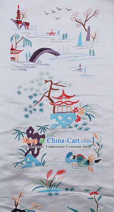 Chinese National Embroidered Mandarin Duck View White Silk Painting Traditional Handmade Embroidery Craft Embroidering Decorative Picture