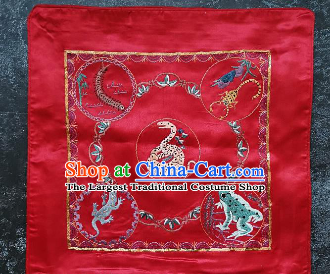 Traditional Chinese Embroidered Five Poisonous Creatures Fabric Hand Embroidering Dress Applique Embroidery Red Silk Patches Pillowslip Accessories