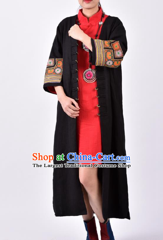 Traditional Chinese Embroidered Black Flax Dust Coat National Costume Tang Suit Overcoat for Women